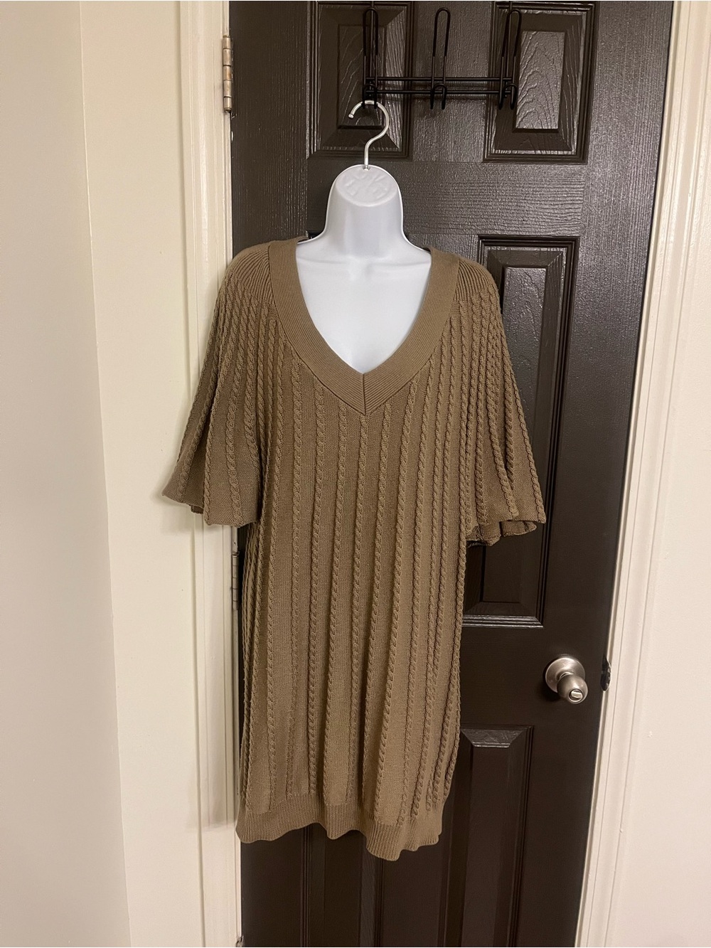 Women’s  V-Neck Short Sleeve Cable Knit Sweater Dress - Brown
